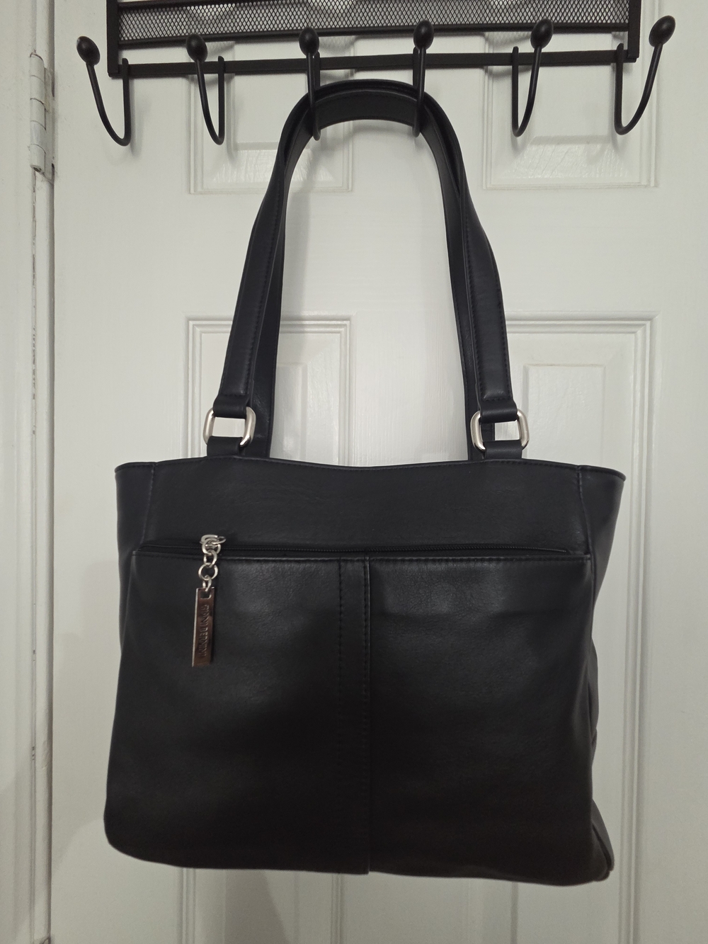 Giani Bernini Black Leather Medium Shoulder Bag. - Picture 8 of 15